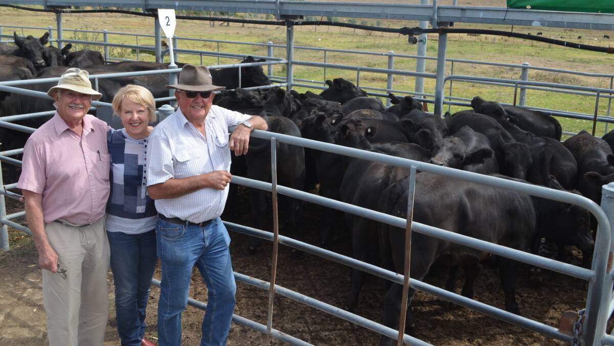 Graeme and Glenn Lucas with Glenn's wife Mary, Taranee Pastoral Company, Oberne Creek sold 18 seven-year-old cows, PTIC for a spring calving, and their calves, five to six months, for $2500