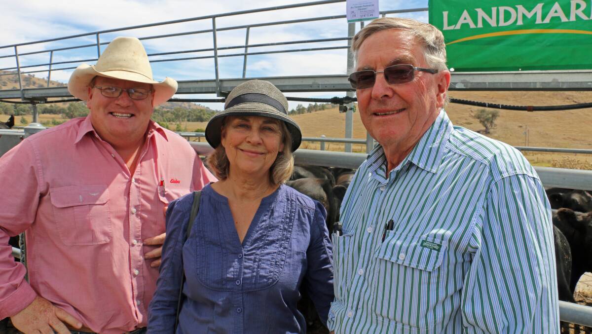 Tim McKean, Elders Wagga, with clients Lee and Murray Shaw, Abingdon Station, Nangus, bought 91 spring calving cows, with their calves, to a top of $2500 at the Premier sale. Photo: supplied
