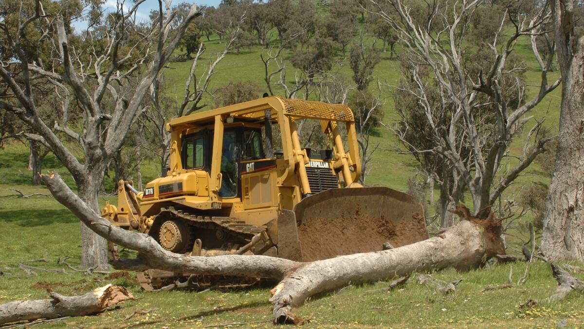 Farmers and conservation groups have resumed hostilities on NSW land clearing reform. 