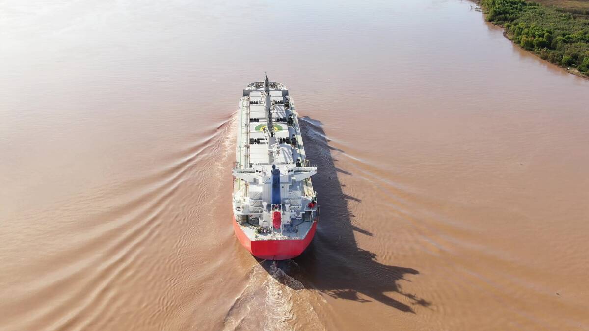 Argentinian grain ships are still loading, but the low water levels on the Parana River are forcing merchants to load less than the maximum.