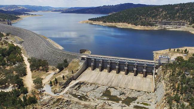 Wyangala Dam wall seems set to be raised by 10 metres. Farmers either side of the lake are concerned about environmental and business impacts.