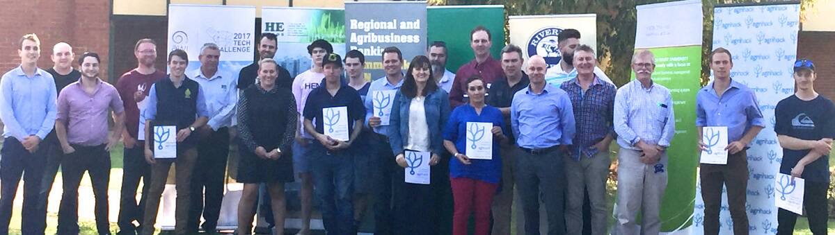 Judges, observers, sponsors and participants at the inaugural Agrihack held at Wagga CSU on 6 and 7 April, 2017.