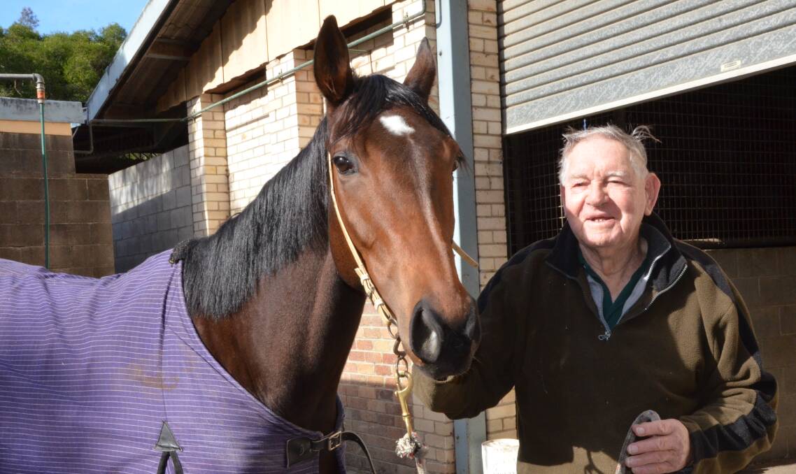 Albert Stapleford, pictured outside Rutherford Lodge with his horse Menneke Belle, just prior to his recent move across the road to the Gosford racecourse. Photo by Virginia Harvey