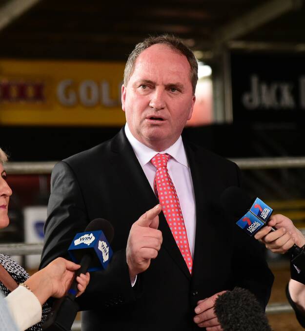 Nationals leader Barnaby Joyce facing a tough battle to retain New England at tomorrow's poll.