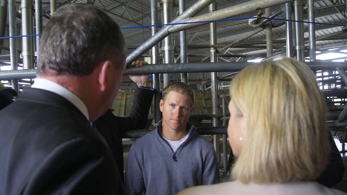 Dairy farmer Scott Fitzgerald in talks with Nationals leader Barnaby Joyce and Regional Health and Development Minister Fiona Nash on the dairy crisis.