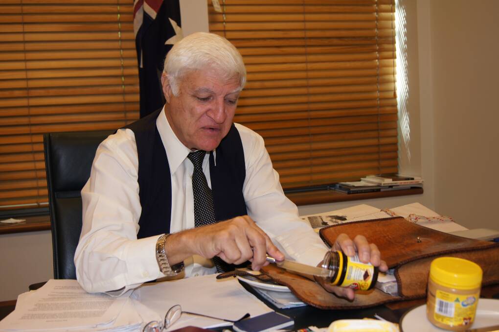 Independent federal Queensland MP Bob Katter backing Australian made and opposing free trade.