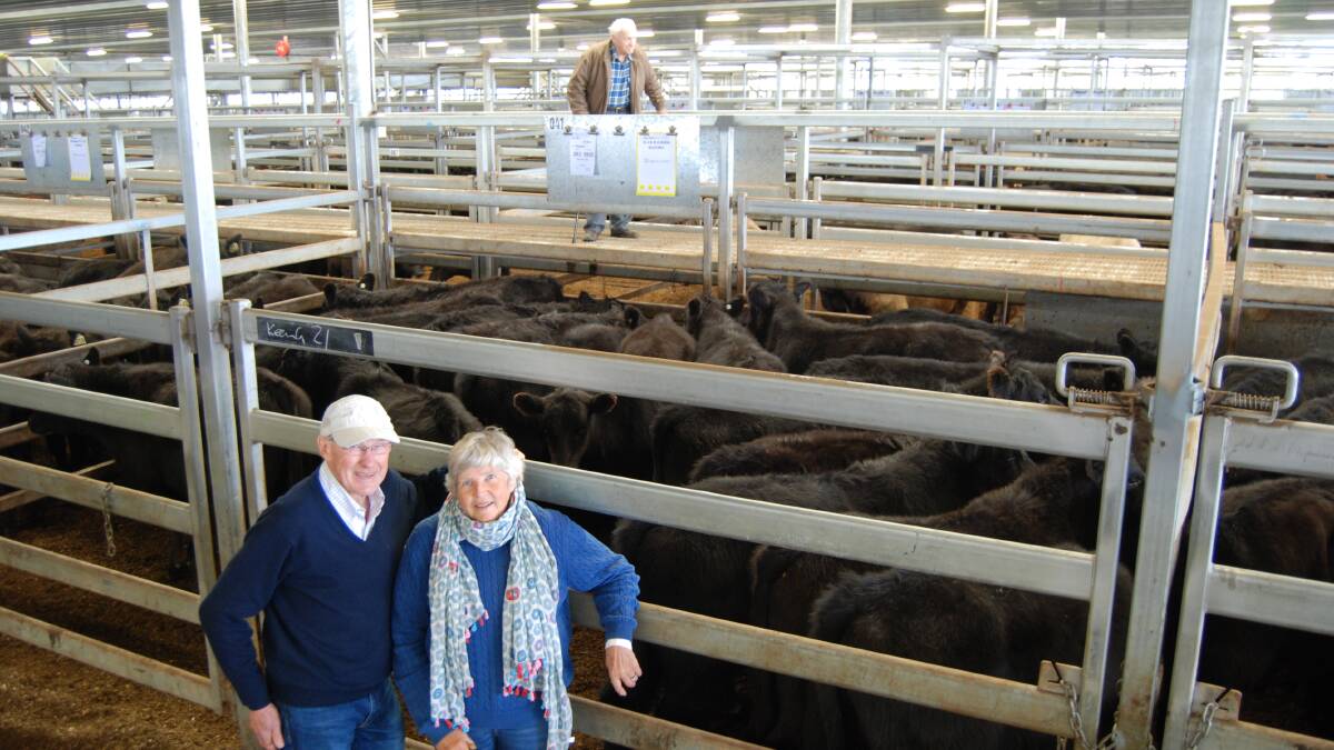 Rob and Dee Napier, 'Kyalla Park', Borenore, bought 21 Angus steers for $950. 