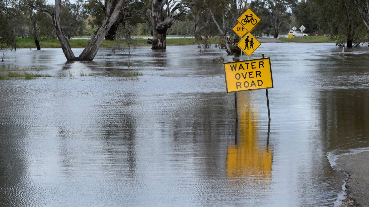 NSW rivers still rising, flood and weather warnings issued