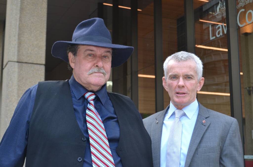 The fight for property rights continues for former Cooma farmer Peter Spencer in the Federal Court with moral support from Queensland  One Nation senator Malcolm Roberts.