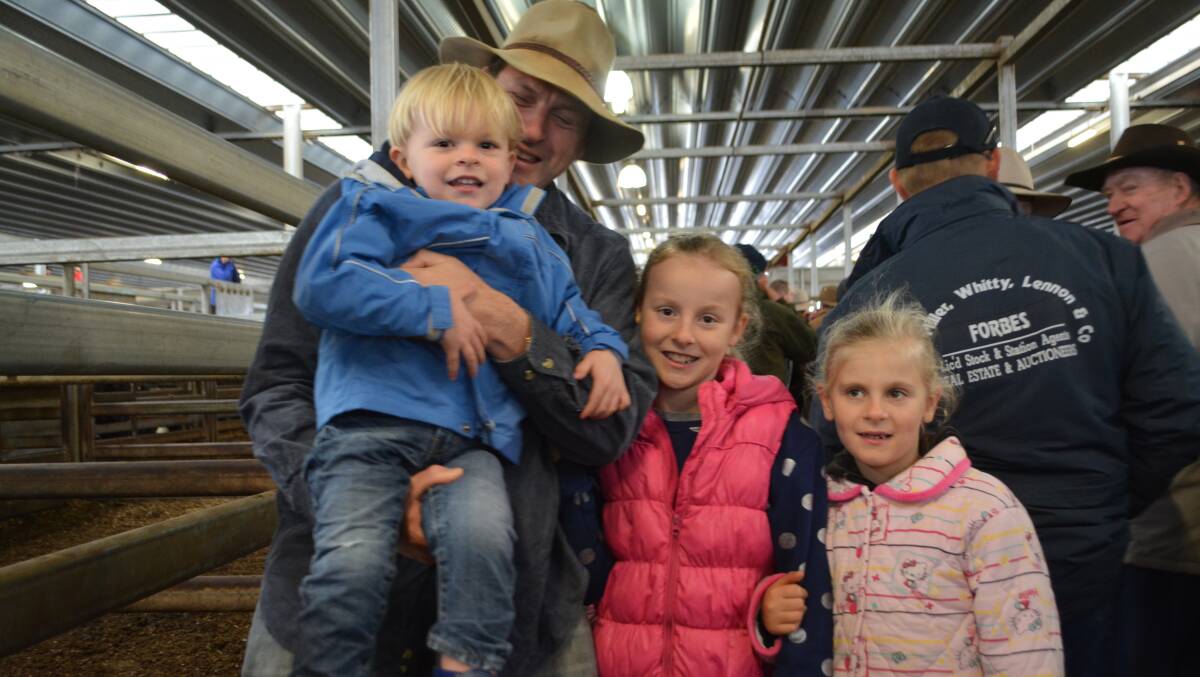 A wet day on Friday prompted Central Tablelands farmers to head to the Carcoar store sale for a stickybeak.