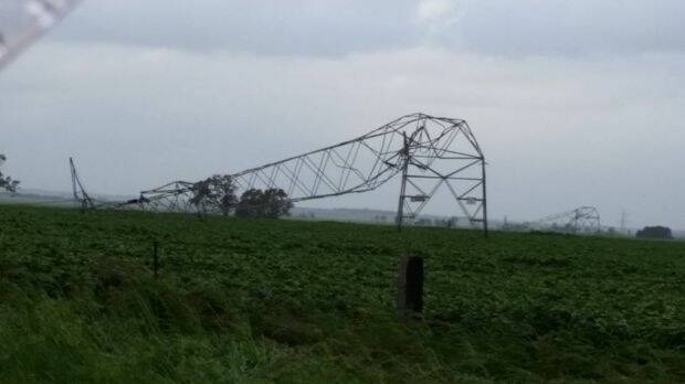 A damaged transmission pole in South Australia. Photo: Twitter/Vic_Rollison
