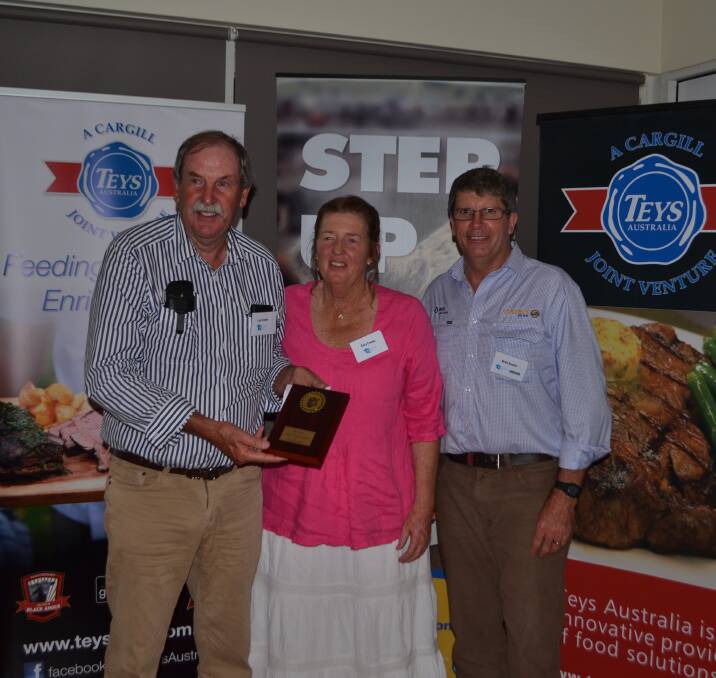 Lex and Sally Crosby, "Cherry Tree Hill", Forbes, took home their first big win at the 2017 Beef Spectacular Feedback Trial. The award was presented by Brett Kowitz, Coopers Animal Health, Toowoomba.