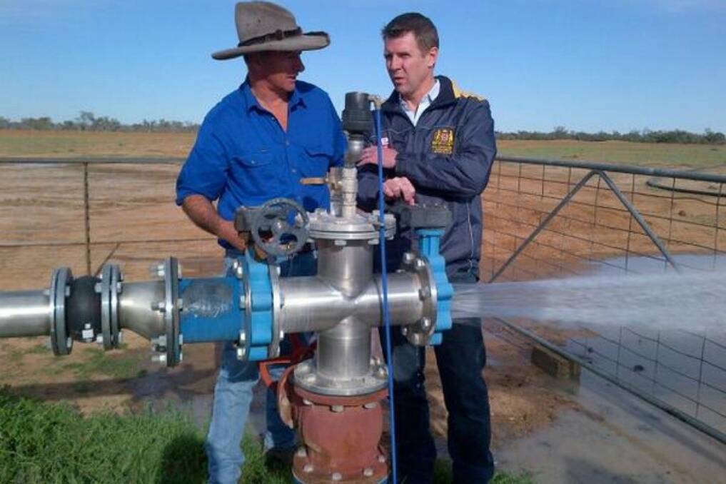 NSW Premier Mike Baird visits properties near Brewarrina for a drought tour