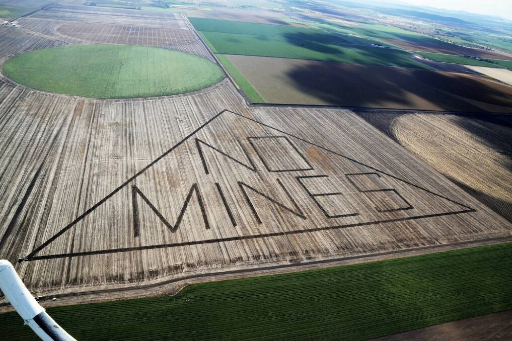 Liverpool Plains farmers send a message of their fears over Shenhua's Watermark mine at Breeza.