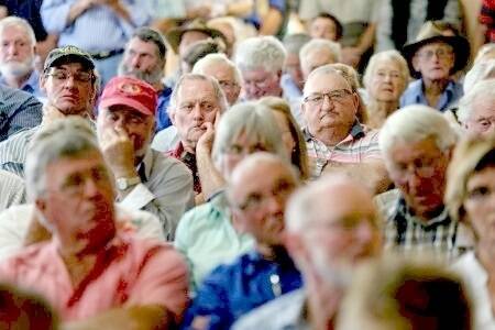 The crowd at the meeting in Barnawartha on March 2. Photo: The Border Mail 