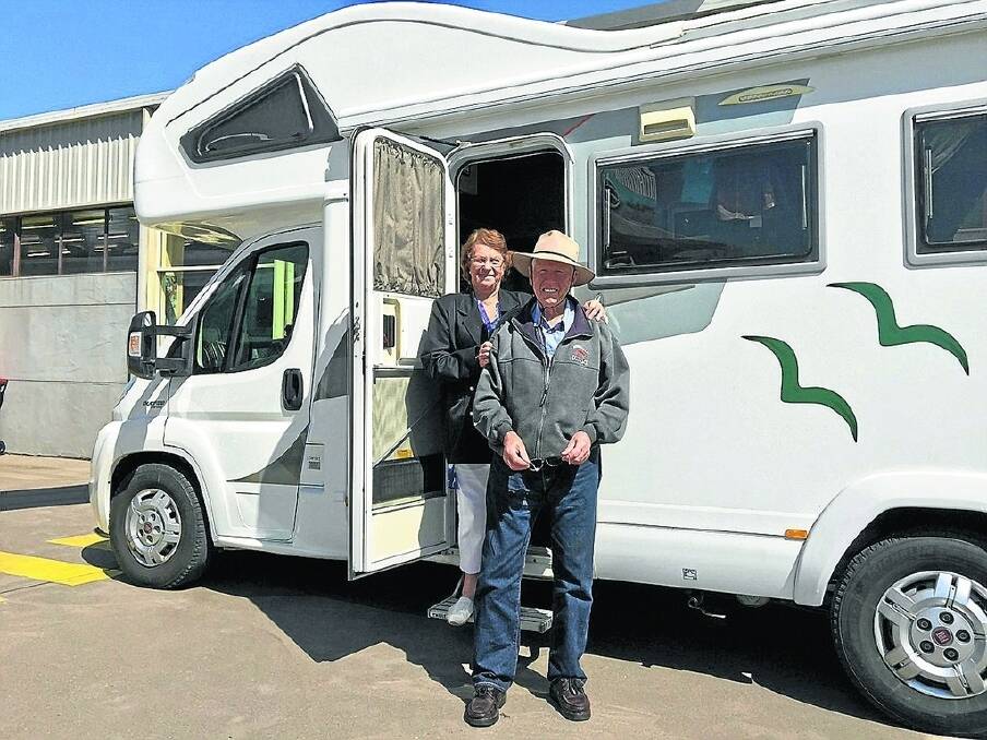 Retired Hunter Valley cattle farmer Barbara Gordon and her partner Kevin Thompson head off in their motor home to explore small town Australia.
