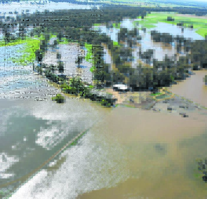 Aussie Farmers help flood affected farmers