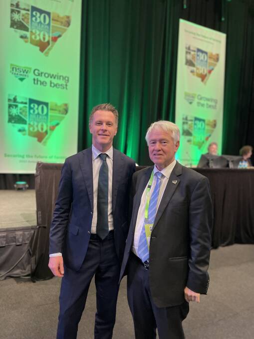 Opposition leader Chris Minns and NSW Farmers president elect Xavier Martin.
