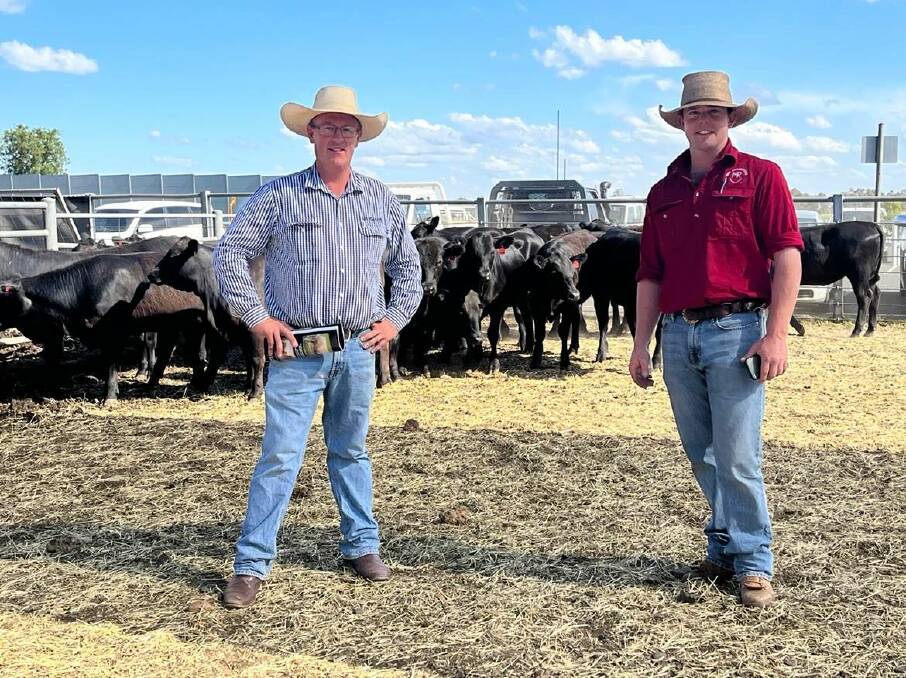 McGrath Upper Hunter agent Stuart Sheldrake with manager for MRH Enterprises, Tom Hunt of Inverary, Brawboy, who decided to sell surplus unjoined heifers at Scone to capitalise on the strong market. The draft of 50 11- to 12-month-old, Clunie Range and Ben Nevis-blood Angus heifers topped at $2000. 