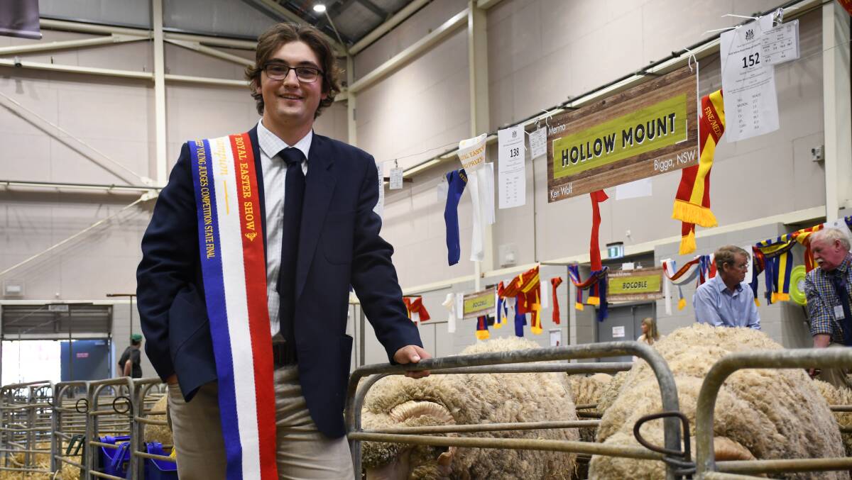 West Wyalong's Lindsay Brown has taken out the Sydney Royal Show's sheep young judges competition. 
