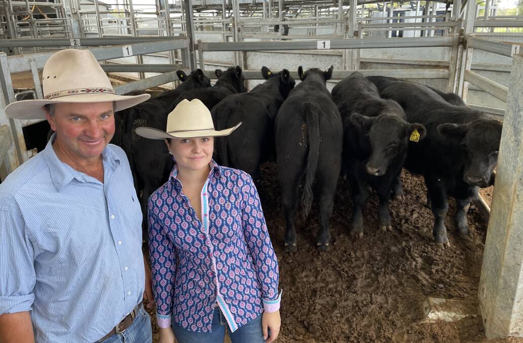 Stephen and Audrey Gill, Alexander Downs, Merriwa, with the champion pen of steers, entered by Marina Seven Holdings Pty Ltd, Timor, which averaged 373 kilograms and made 352c/kg, returning $1312 a head. Pictures by Simon Chamberlain