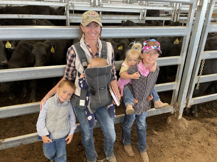 From Fernlee Station, Ashford, were Susannah Simpson, with Riley (4 months), Jaxon, Zoe and Zarleah. Fernlee sold 9 Speckle Park cross weaner steers, averaging 257kg for 382c/kg, returning $982.