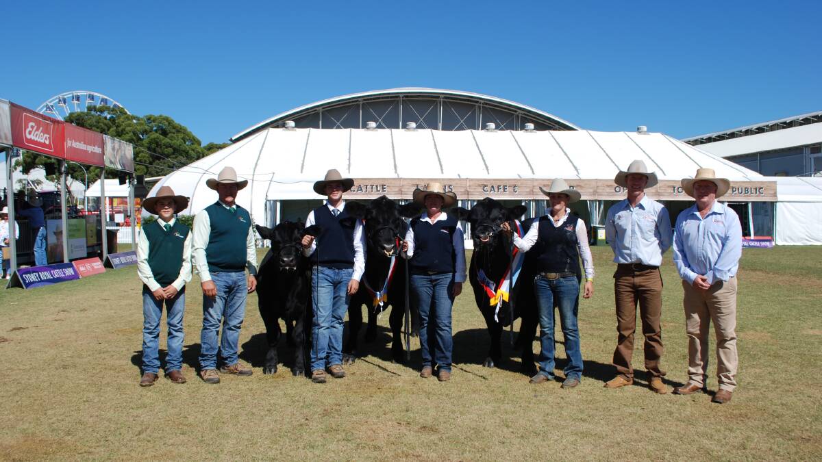 Sam, 12, Ian, Jack, 15, and Donna Robson, JSR Livestock, Adelong, with Rachel Wheeler, RDM Angus, and James and Graham Gilmore, Tattykeel Angus, Black Springs. Picture by Rebecca Nadge