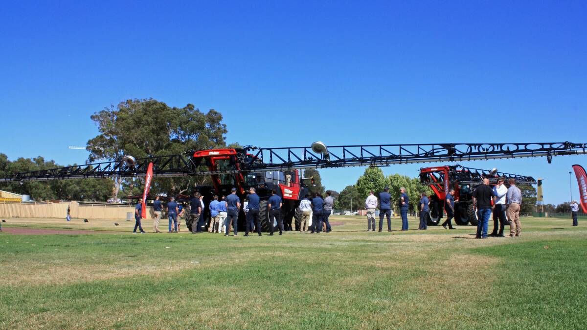 Dealers from around Australia were given the opportunity to view the new Miller Nitro 7420
at a recent Miller event held in Perth, hosted by McIntosh Distribution.