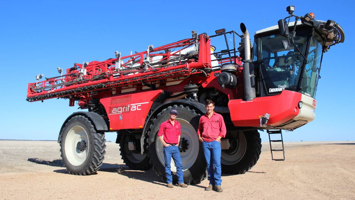 Queensland farmers and spray contractors, Matt Pye from Dulacca and Fletcher Rasmussen from Jondaryan, Qld travelled to Beefwood Moree NSW to check out the AiCPlus optical spray technology from Agrifac. 
