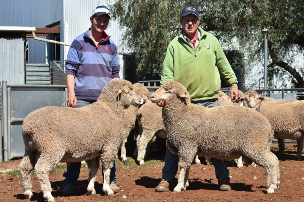 Rivers Hyde, Kohat studs, Ongerup, WA, holding the second top price ram and Trigger Vale principal Andrew Bouffler holding the fourth highest price ram purchased by the Radford family Kojonup, WA. “In what is possibly one of the driest years in memory for NSW it was an enormous endorsement for our genetic direction,” Andrew said.