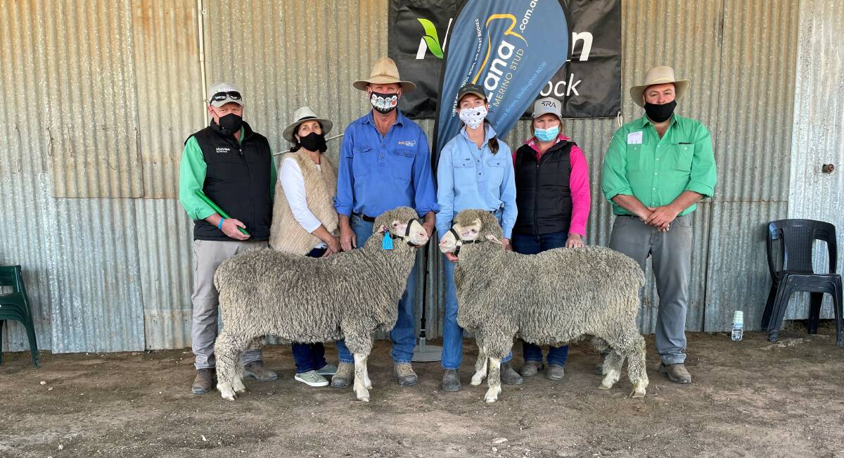 John Settree, Nutiren, Anna, Scott and Hannah Brien, with their two $10,000 sale-toppers bought by Robyn Cosgrove, West Charlton, Rockley, with Brad Wilson, Nutrien.