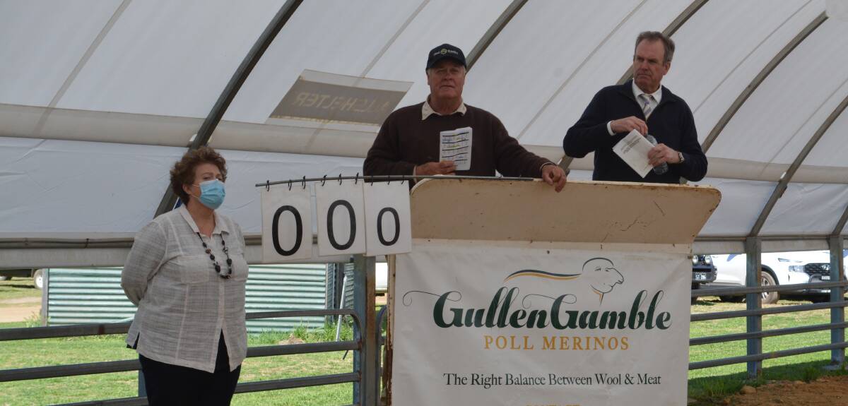 Kym and Mark Kerin established the GullenGamble stud in 1997. They are pictured with auctioneer Paul Dooley, Tamworth. 