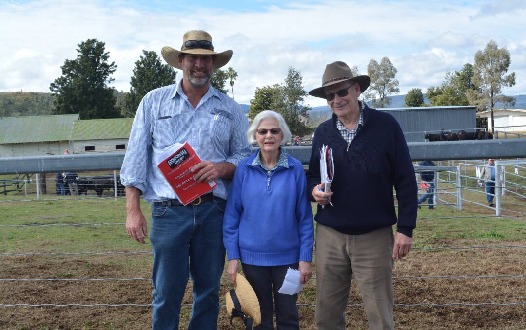 Phil (right) and Di Johnston and their manager Jeff Abott (left) of Maderty, Coonabarabran put together a draft of 10 bulls for their self-replacing purebred commercial Angus operation that consists of 800 breeders.