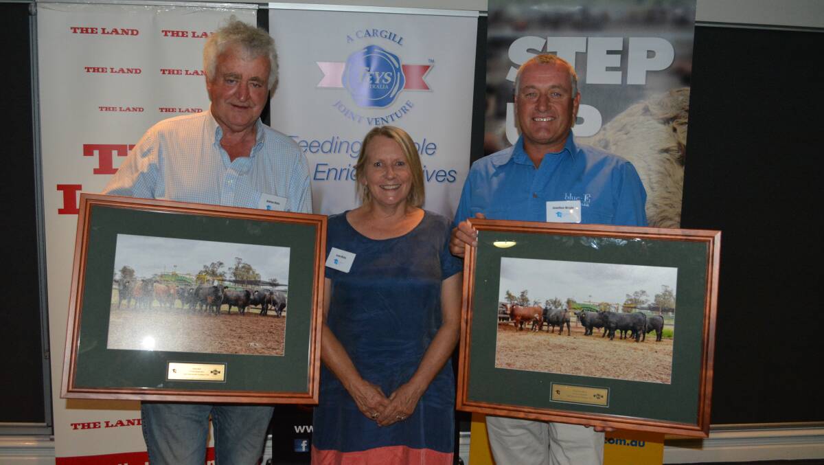 Andrew and Anne Hicks, Hicks Beef, Holbrook, and Jonathon Wright, Coota Park Blue E, Woodstock, were awarded a framed picture of their teams as part of a thank you for their 10 years of participation in the event. 