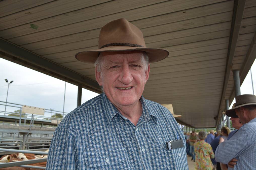 Tim Fischer at Wodonga saleyards in 2014. Photo by Robyn Ainsworth.