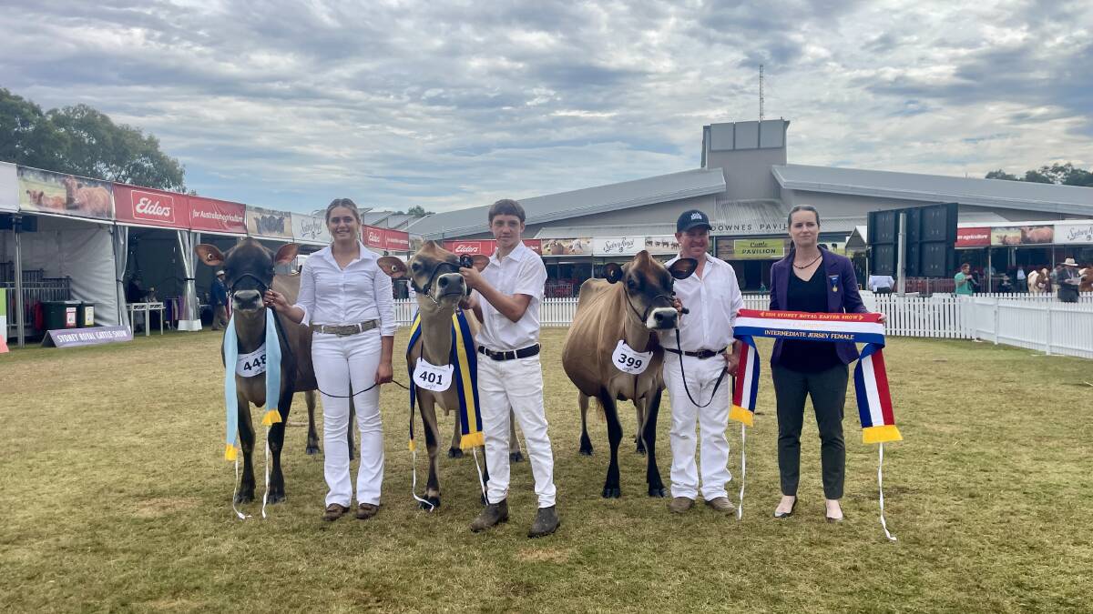 Ellie Simms, Numbaa (leading the intermediate honourable mention), Lochie Polson, Taree (leading the reserve intermediate champion female), Brad Gavenlock, Tallygaroopna, Vic (leading the intermediate champion female), and judge Lisa McKay, Irrewillipe, Vic. Picture by Hayley Warden