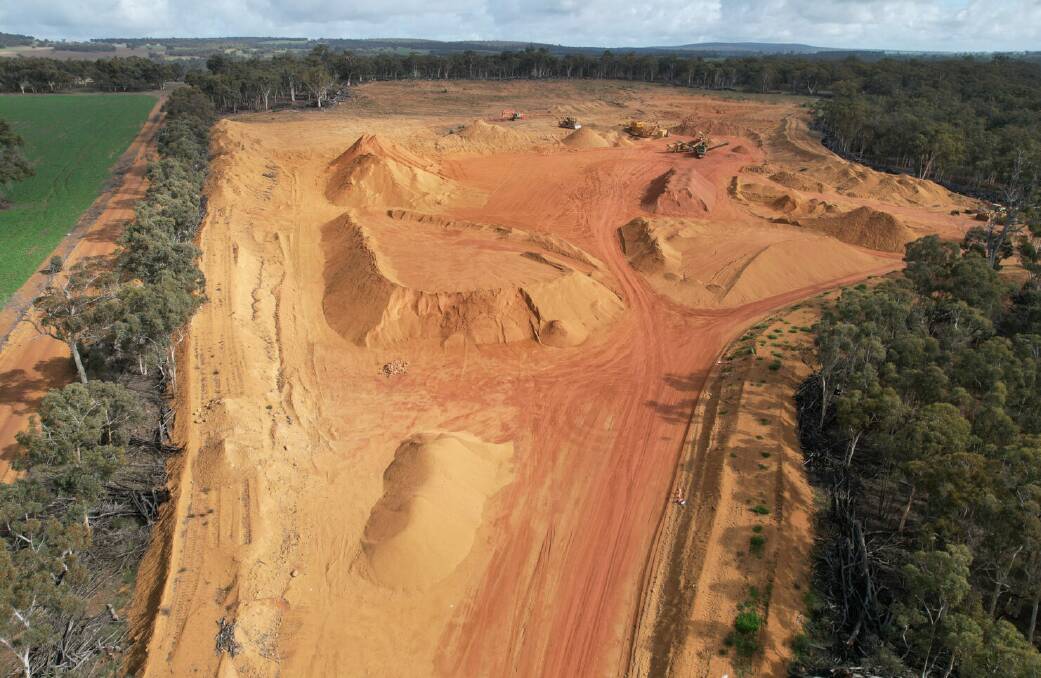 About 2000 tonnes of gravel is extracted per week from this licenced pit.