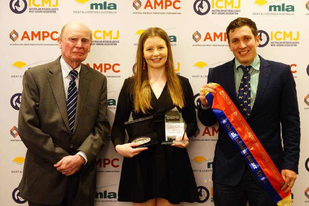 John Carter presents the John Carter Founders Buckle sponsored by the Australian Meat Processor Corporation at the ICMJ to Kate Werfel and runner-up Kieran Smith.