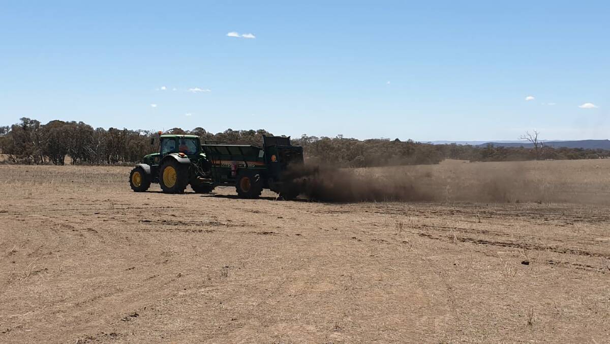 There was an application of compost at the field day attacking 500-tonne pile of Nitrohumus compost on the Leisks property Oxenthorpe.
