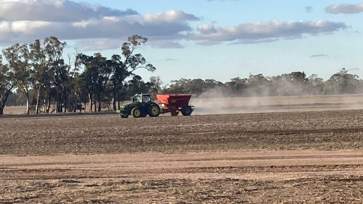 Grain growers face the dilemma of whether to buy nitrogen now, or delay and risk supply troubles for a possible price drop before sowing in 2022.