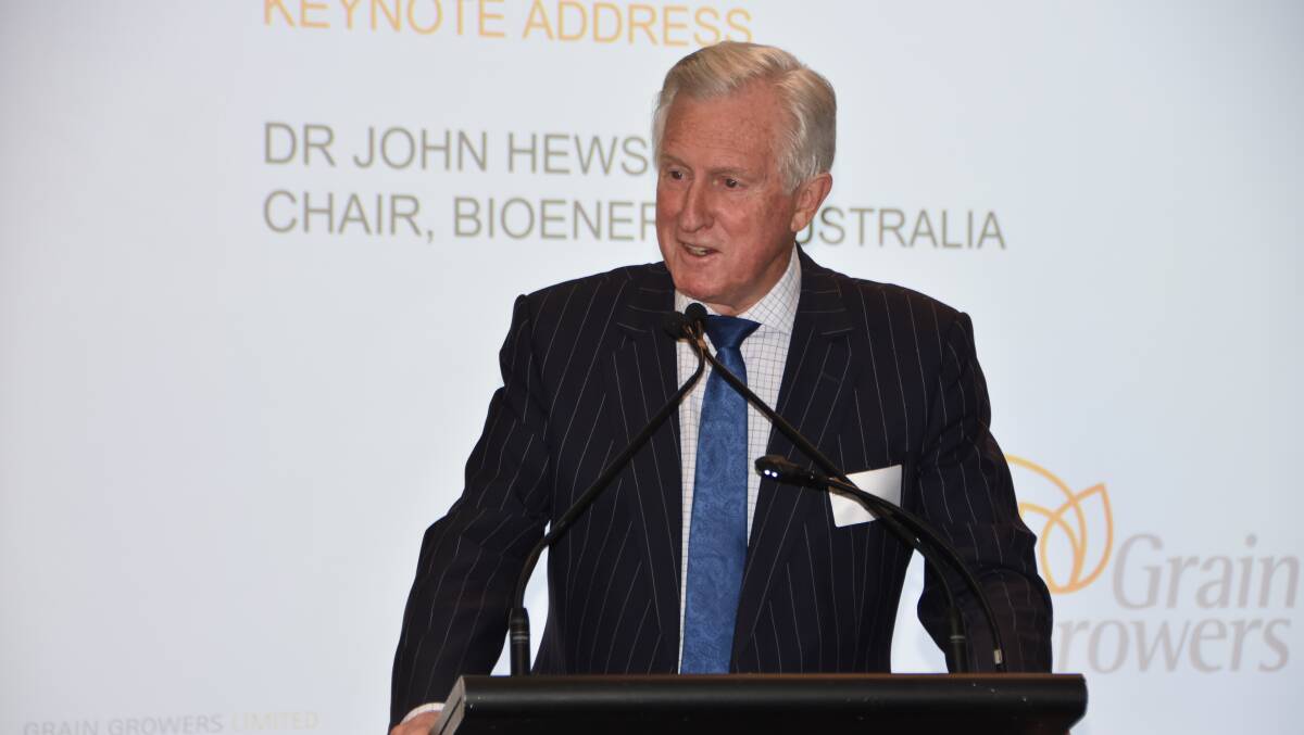 Chairman of Bioenergy Australia John Hewson addresses the crowd at today's Grain Growers summit in Bendigo.