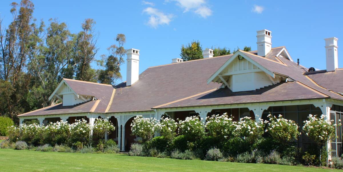MH Premium Farms has bought Delroit Station at Mundarlo in the Gundagai district. A feature of “Deltroit” is its grand federation homestead, built in 1903 and completely renovated in 2000. Inglis Rural Property managed the sale.
