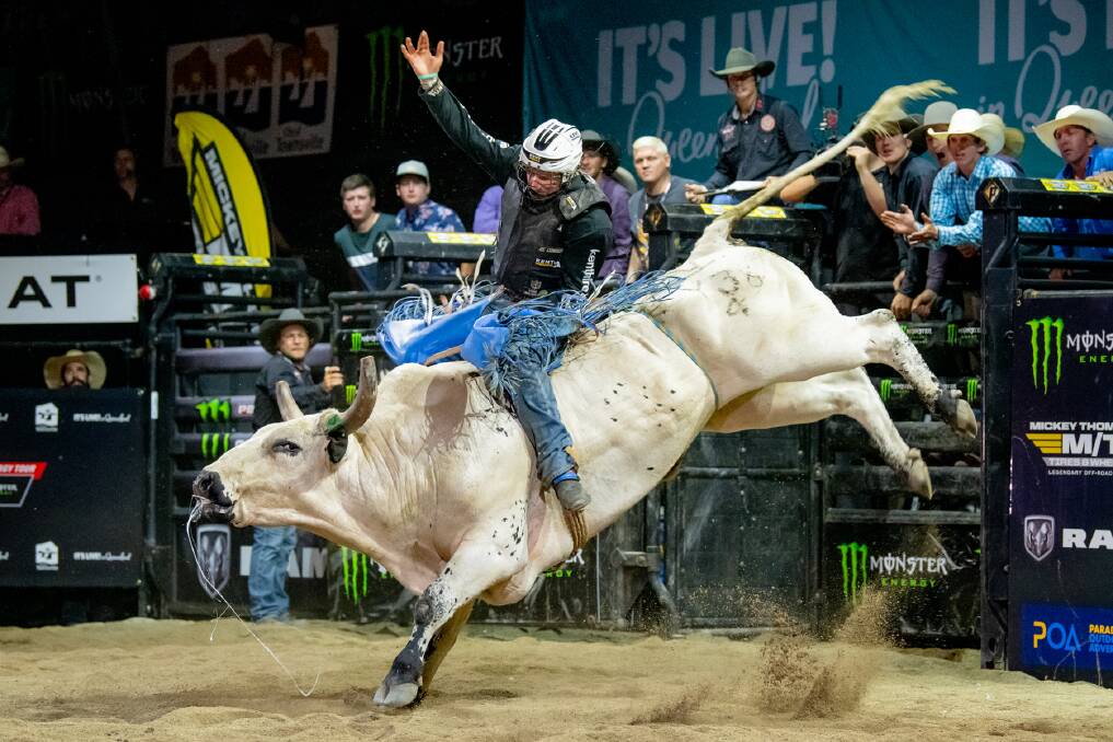 Aaron Kleier riding to his record-breaking third consecutive national title. Pictures: PBR Australia