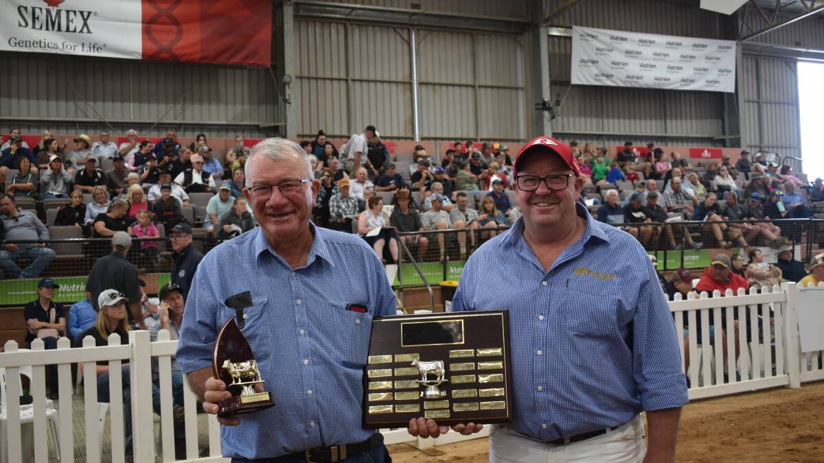 Winner of the 2024 Lex Bunn Memorial Award at International Dairy Week, Lindsay Marshall, was presented with award by the 2023 winner Mark Patullo, Vic. Picture by Alastair Dowie