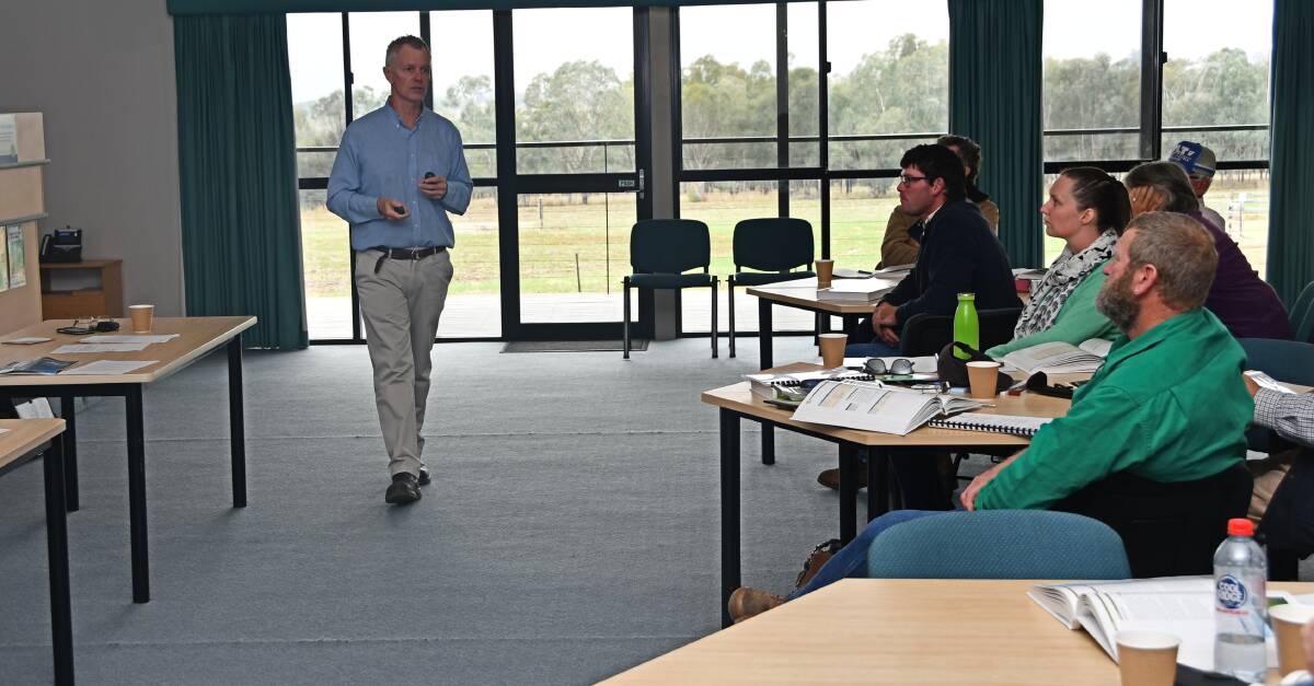 Top Fodder co-ordinator Neil Griffiths speaks to producers during the three-day course in Tamworth. 