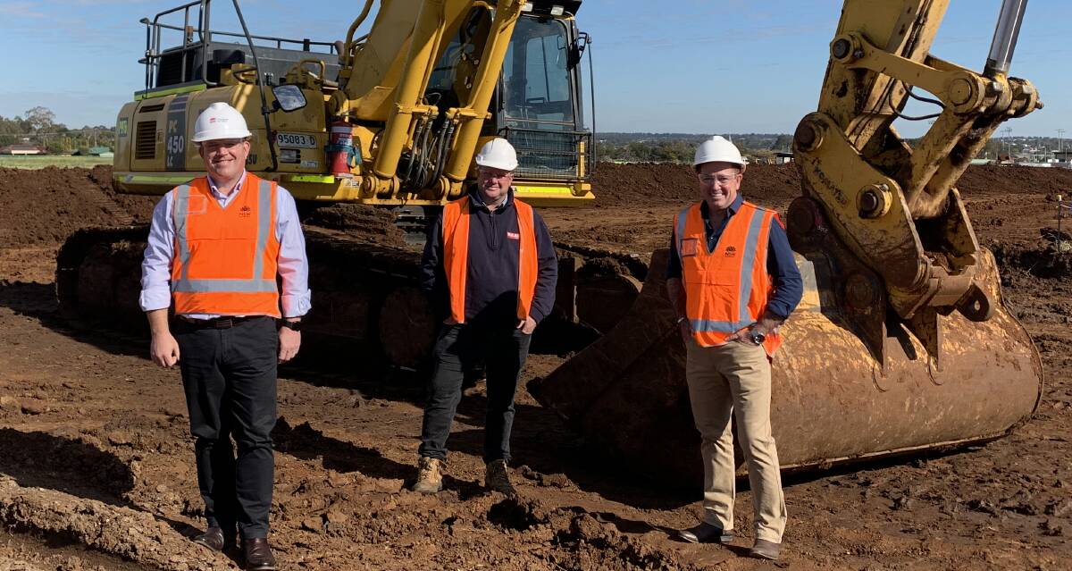State member for the Dubbo Dugald Saunders with Dominic Wilson of MAAS Civil and Minister for Regional Roads and Transport Paul Toole.