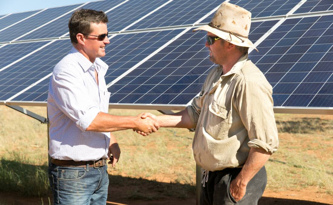 Solar Pumping Solutions director, Steve Harding talks all things solar with farmer Andrew Gill, Narromine, NSW.
