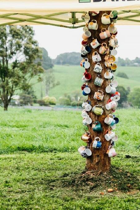 The mug tree at the wedding.
