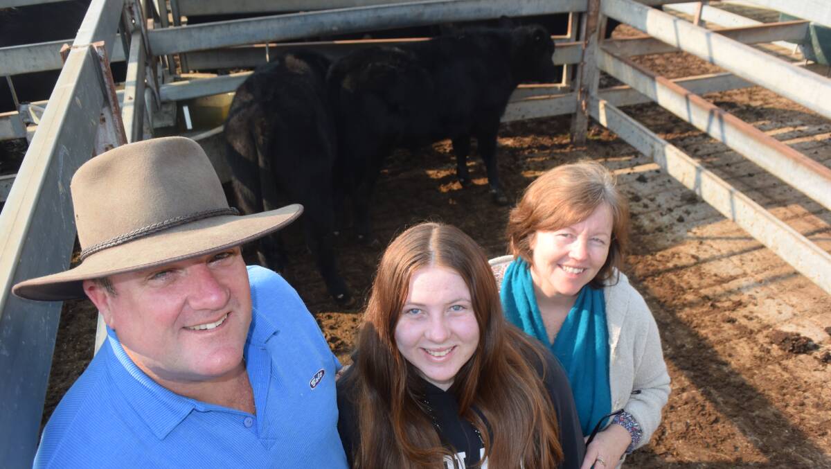 Warren, Sarah and Leanne Chandler, Glenugie, with Angus steers from a Clarence Park bull that went to $690 for 250kg at 276c/kg, bought by Harrington Beef, Swan Creek via Ulmarra.