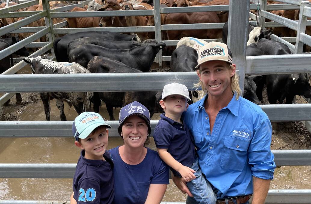 The first sale at Wauchope under new licensees McCulloch Agencies yarded 1200 head and sold bullocks to $2750.